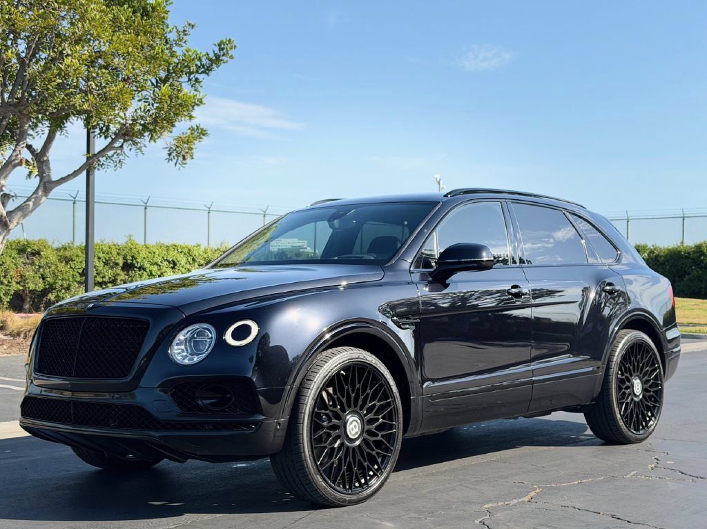 Used 2017 Bentley Bentayga AWD/4WD image 1