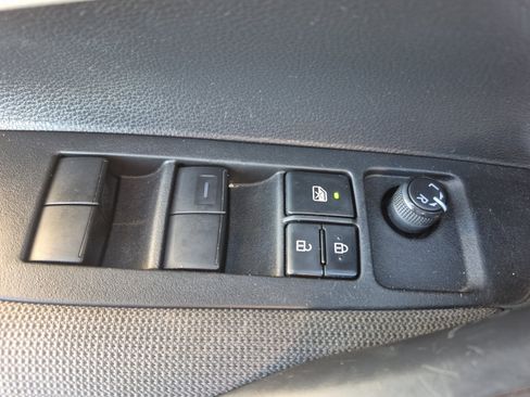 Used 2022 Toyota Corolla LE FWD image 15