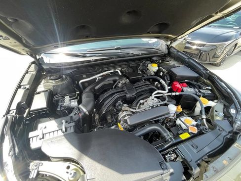 Used 2025 Subaru Outback Premium AWD/4WD image 30