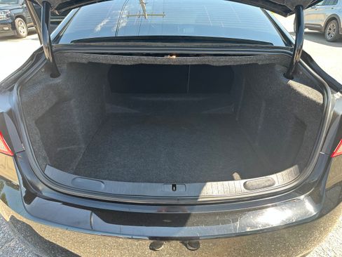 Used 2017 Chevrolet Impala LT FWD image 28