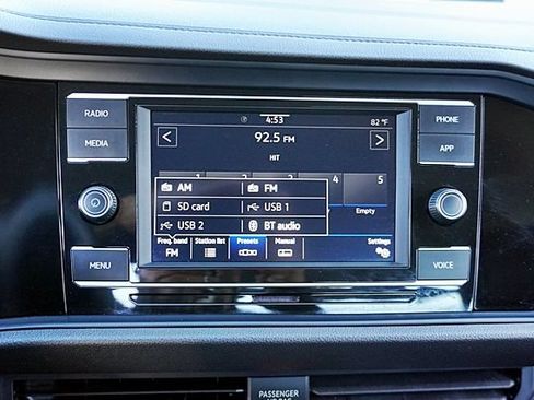 Used 2024 Volkswagen Jetta SE FWD image 23