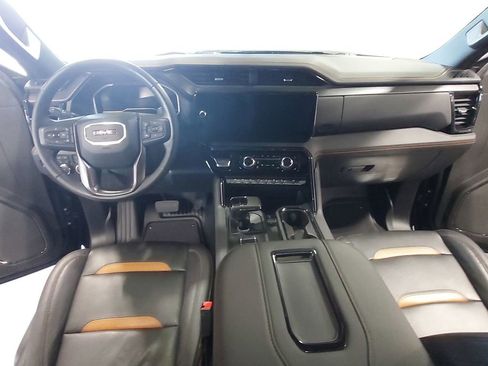 Used 2022 GMC Sierra 1500 AT4 w/ AT4 Premium Package AWD/4WD image 9