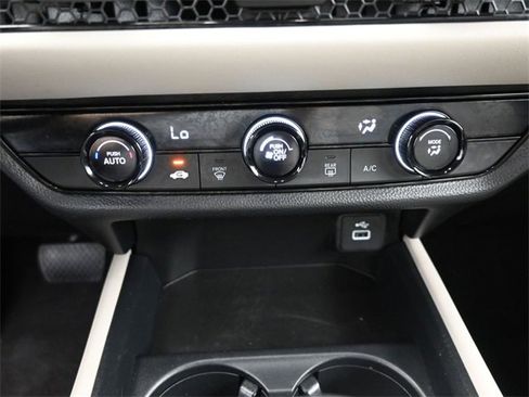 Certified 2024 Honda HR-V LX image 27