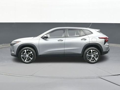 Used 2024 Chevrolet Trax RS w/ Driver Confidence Package image 8