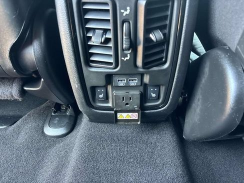 Used 2024 Dodge Durango GT AWD/4WD image 15