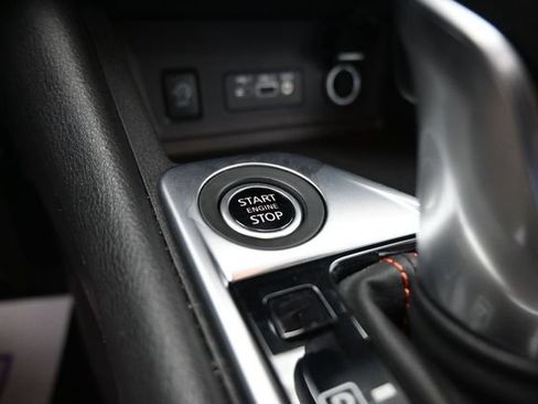 Used 2025 Nissan Sentra SR w/ Trunk Package FWD image 36