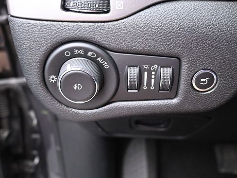 Used 2020 Jeep Cherokee Latitude Lux w/ Comfort/Convenience Group image 13