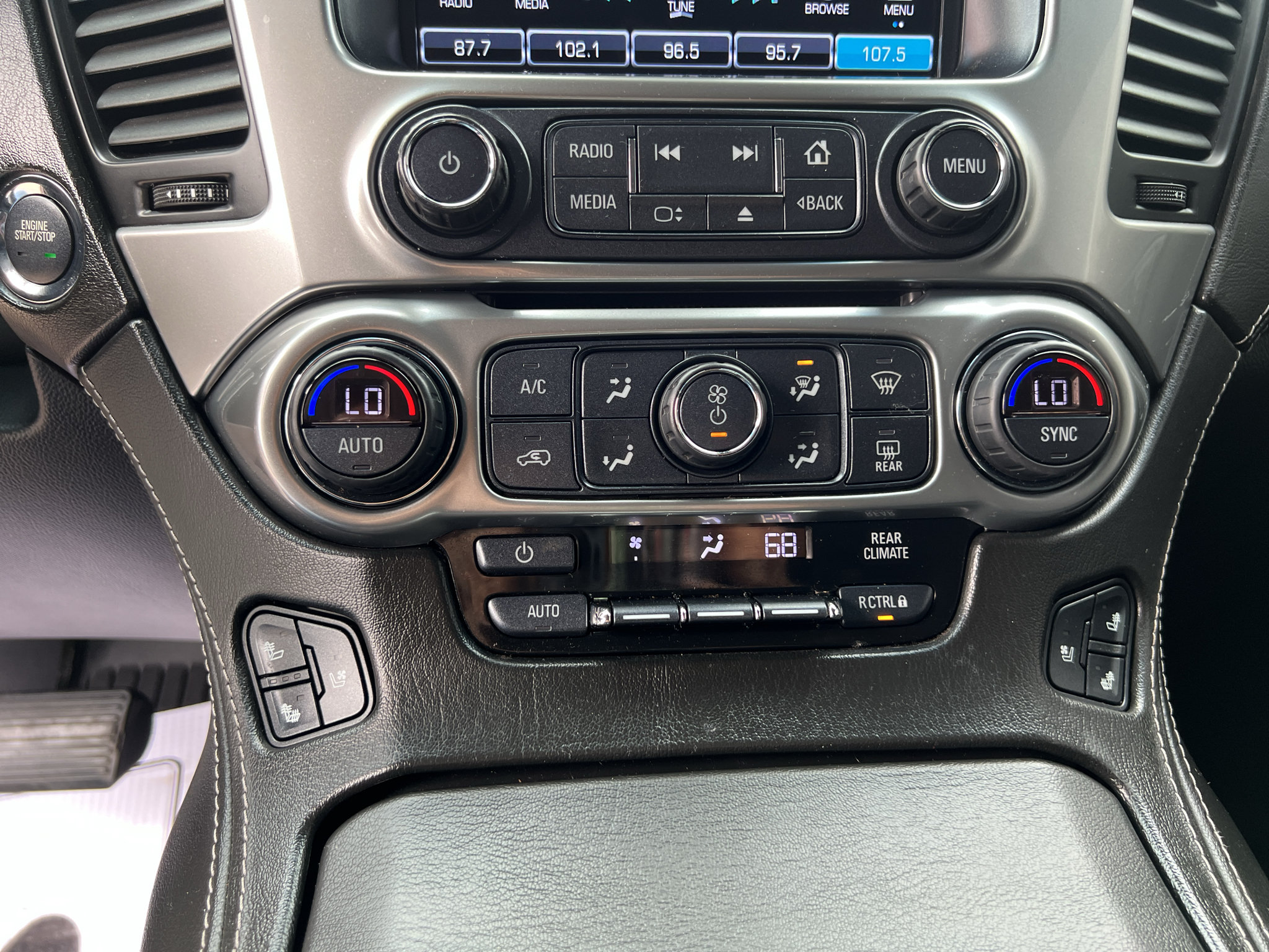 Used 2018 Chevrolet Tahoe Premier AWD/4WD image 17