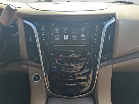 Used 2016 Cadillac Escalade Platinum image 13