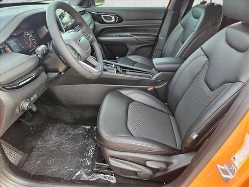 New 2026 Jeep Compass Latitude image 14