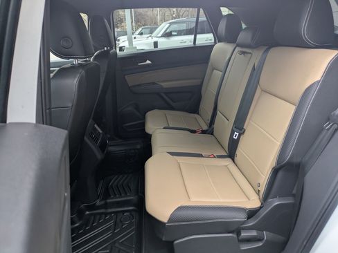 Used 2022 Volkswagen Atlas Cross Sport SE image 26