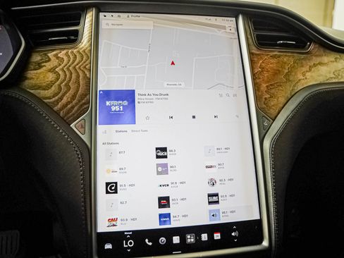 Used 2019 Tesla Model S AWD image 16