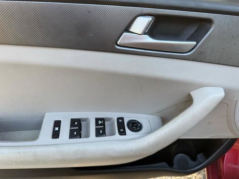 Used 2016 Hyundai Sonata SE FWD image 22