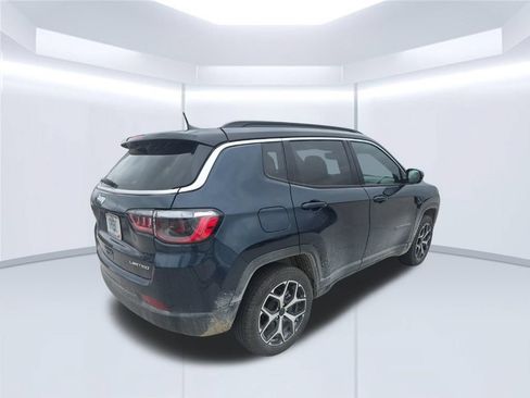 Used 2026 Jeep Compass Limited w/ Sun, Sound & Navigation Group AWD/4WD image 44