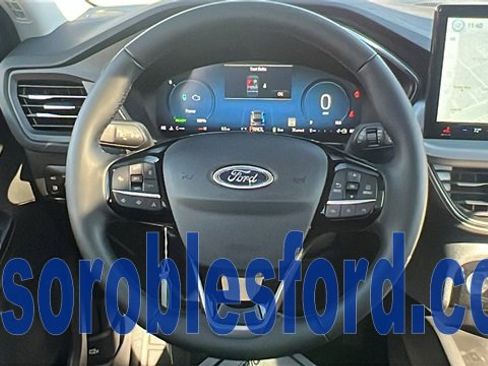 New 2025 Ford Escape SE w/ PHEV Premium Package image 16