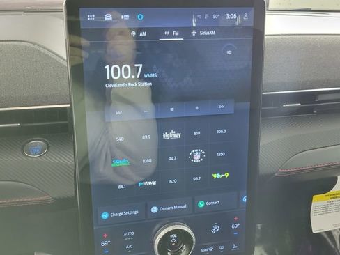 Used 2025 Ford Mustang Mach-E Premium w/ Sport Appearance Package image 34