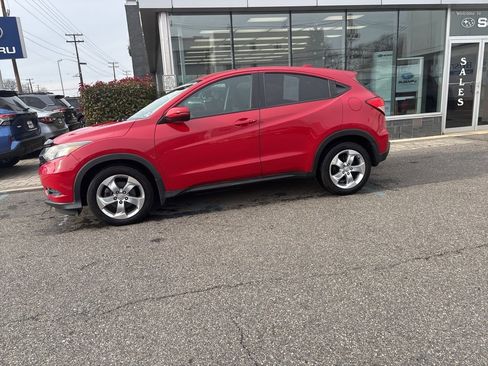 Used 2016 Honda HR-V EX image 11