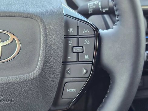 Certified 2026 Toyota Prius XLE FWD image 28