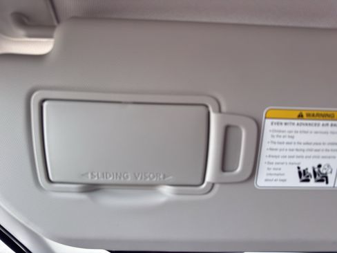 Used 2022 Mitsubishi Outlander SE image 24