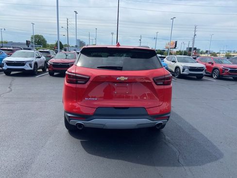 Used 2024 Chevrolet Blazer LT w/ Convenience Package FWD image 4