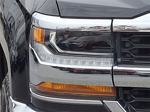 Used 2019 Chevrolet Silverado 1500 LT w/ All Star Edition image 9