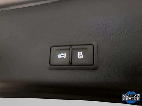 Used 2023 Audi e-tron Premium Plus AWD/4WD image 16