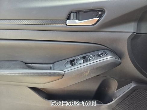 Used 2025 Nissan Altima 2.5 SV FWD image 30