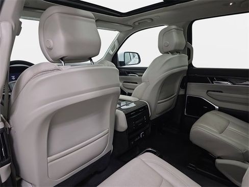 Used 2022 Jeep Wagoneer Series III w/ Premium Group I image 12