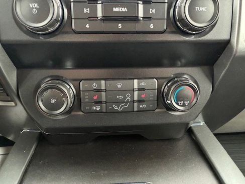 Used 2022 Ford F350 XLT w/ XLT Premium Package image 26