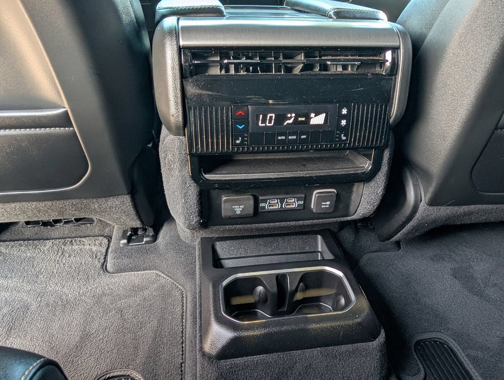 Used 2023 Jeep Wagoneer Series II AWD/4WD image 21