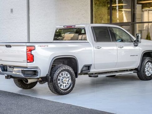 Used 2024 Chevrolet Silverado 2500 LTZ AWD/4WD image 9