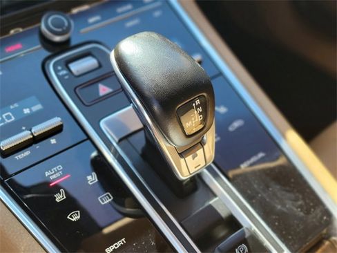 Used 2018 Porsche Panamera 4S image 30