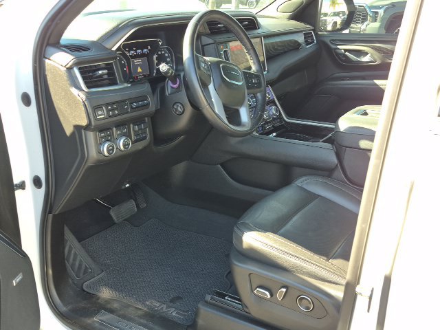 Used 2021 GMC Yukon Denali w/ Denali Ultimate Package AWD/4WD image 8