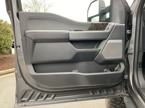 Used 2024 Ford F250 Lariat w/ Lariat Ultimate Package image 21