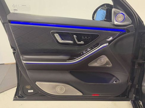 Used 2023 Mercedes-Benz S 580 4MATIC Sedan w/ 3D Technology Package image 5