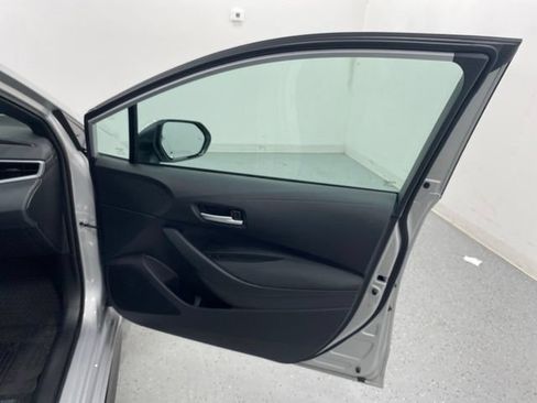 Used 2026 Toyota Corolla SE FWD image 29