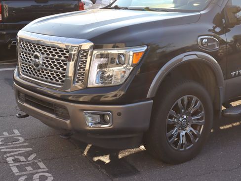 Used 2016 Nissan Titan Platinum Reserve AWD/4WD image 17