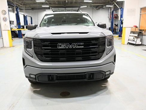 Used 2024 GMC Sierra 1500 Elevation image 2