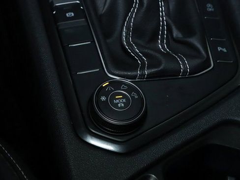 Used 2024 Volkswagen Tiguan SE R-Line image 30