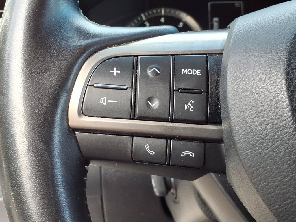 Used 2021 Lexus LX 570 4WD w/ Luxury Package image 22
