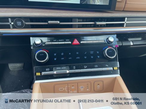 Used 2025 Hyundai Santa Fe Limited image 29