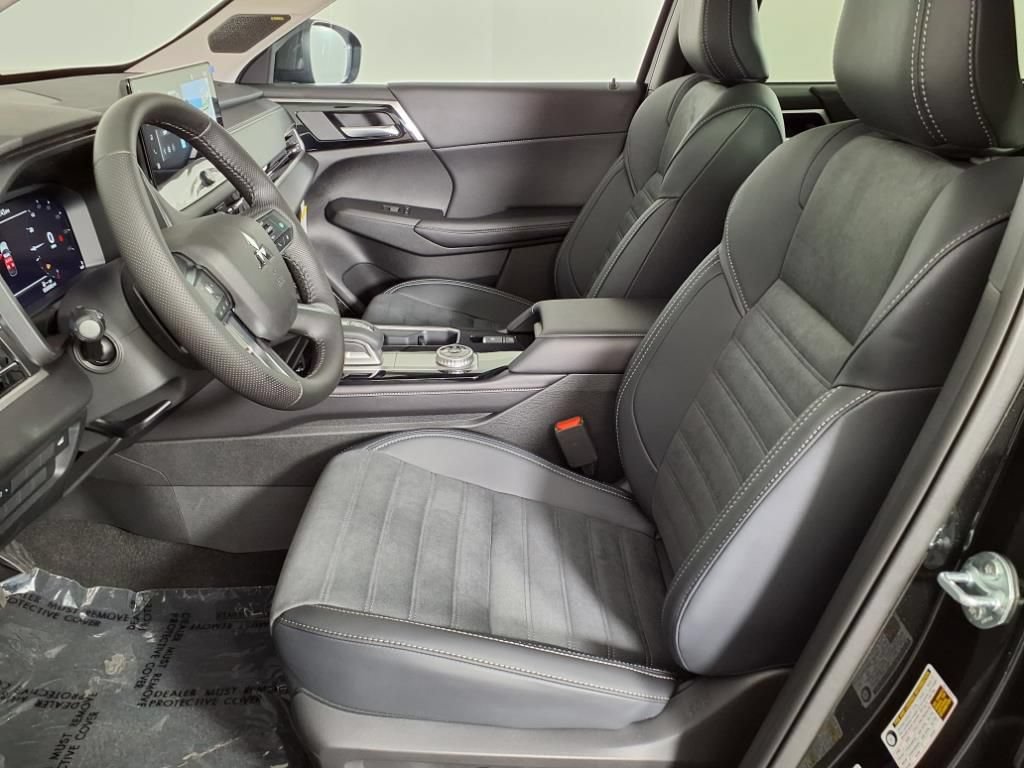 Used 2025 Mitsubishi Outlander SE FWD image 20