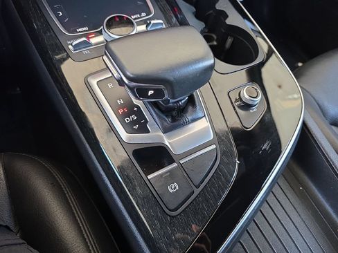 Used 2019 Audi Q7 3.0T Premium Plus w/ Premium Plus Package AWD/4WD image 16