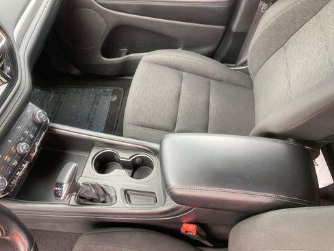 Used 2024 Dodge Durango SXT image 24