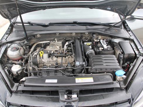 Used 2021 Volkswagen Golf 4-Door FWD image 23