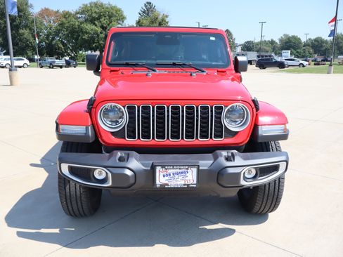 Used 2025 Jeep Wrangler Unlimited Sahara w/ Safety Group AWD/4WD image 2