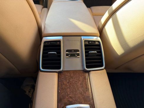 Used 2011 Porsche Panamera 4 image 18