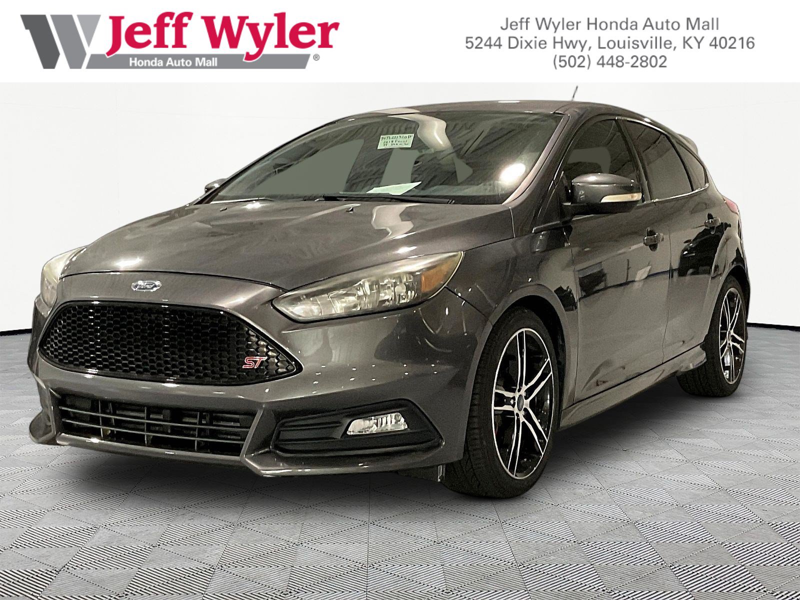 Used 2018 Ford Focus ST FWD image 1