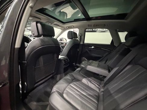 Used 2018 Audi Q5 2.0T Premium Plus w/ Premium Plus Package AWD/4WD image 24