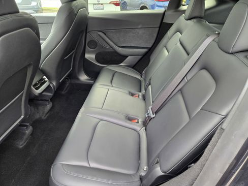 Used 2024 Tesla Model Y Long Range image 12